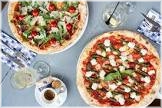 pizzasaus, kaas, ham, champignons, paprika, salami, oregano
